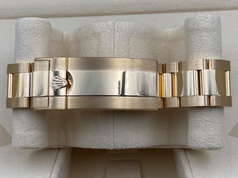 Submariner Date 41mm Black Dial Yellow Gold 126618LN Unworn 2021.